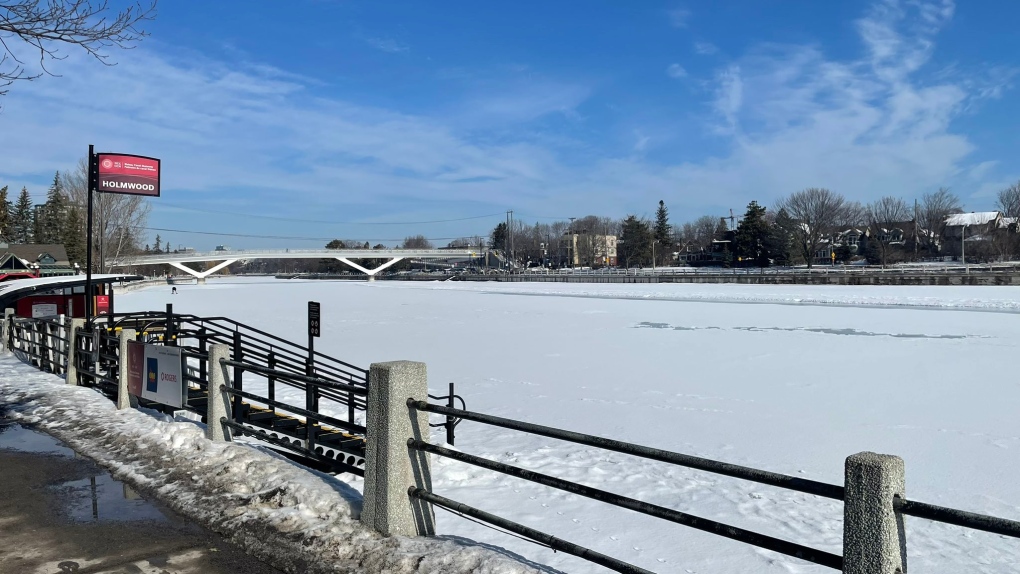 Falta de gelo fecha maior pista de patinação ao ar livre do mundo, em Ottawa, Canadá