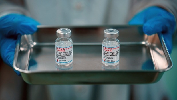 Mais pacientes em diálise tiveram forte resposta de anticorpos com a vacina Moderna: estudo
