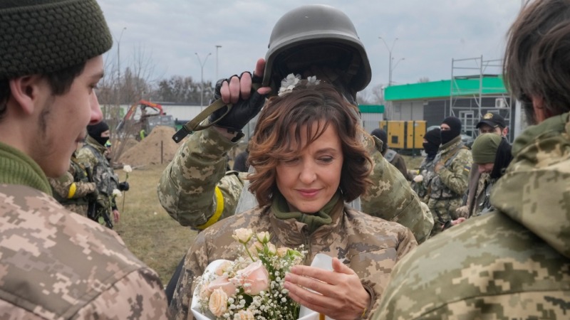 Casais ucranianos vão se casar apesar do cenário da invasão russa