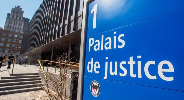 Em decisão, juiz de Quebec afirma que 'mostrar o dedo do meio é um direito dado por Deus'