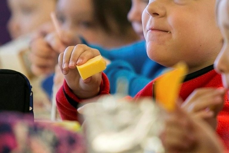 Sindicatos de professores pedem café da manhã escolar gratuito e almoço para estudantes de Ontário