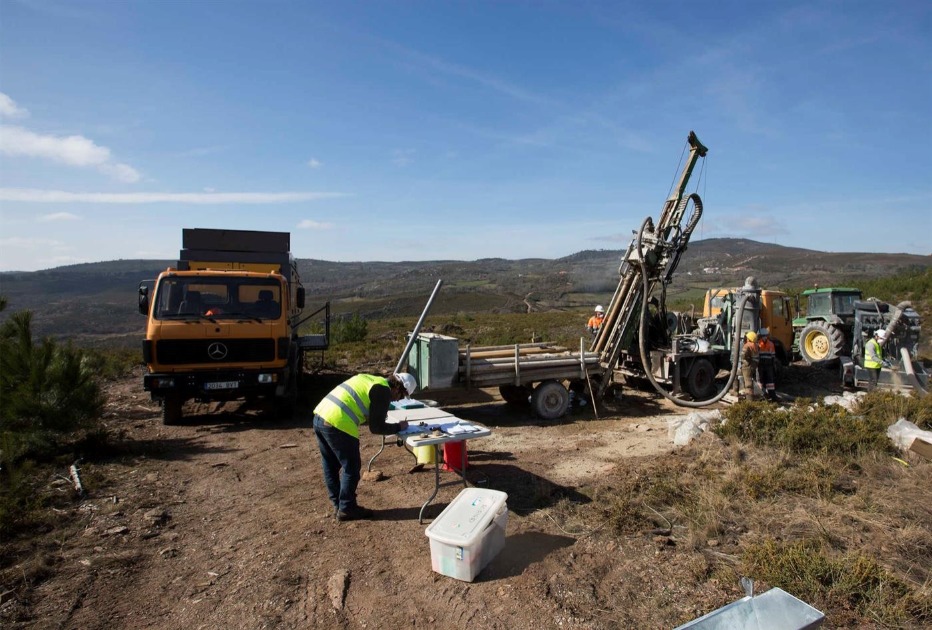 Sob protestos, Portugal autoriza 1ª mina de lítio no país