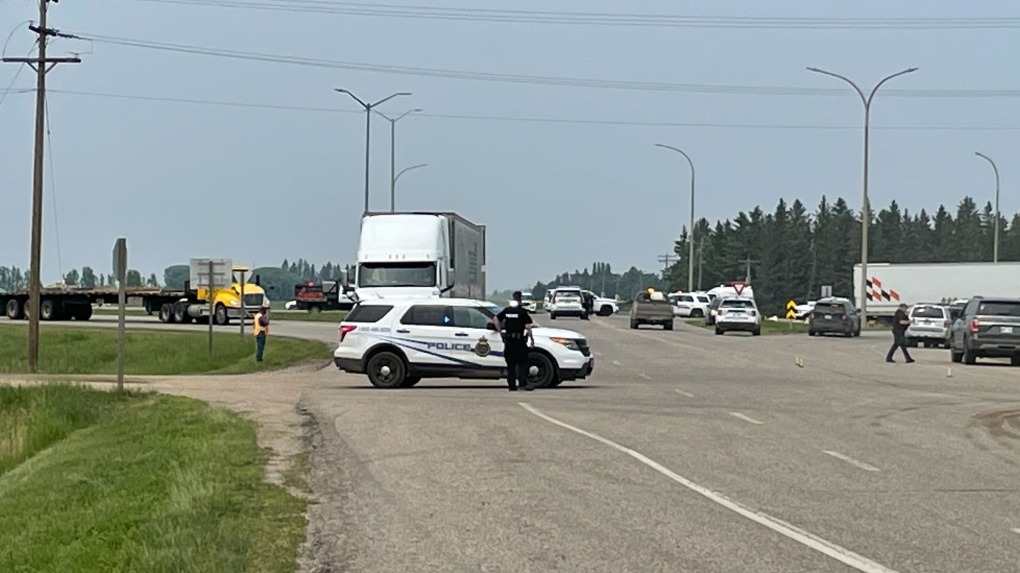 Vítima morre em hospital e número de mortos em acidente de ônibus em Manitoba sobe para 16