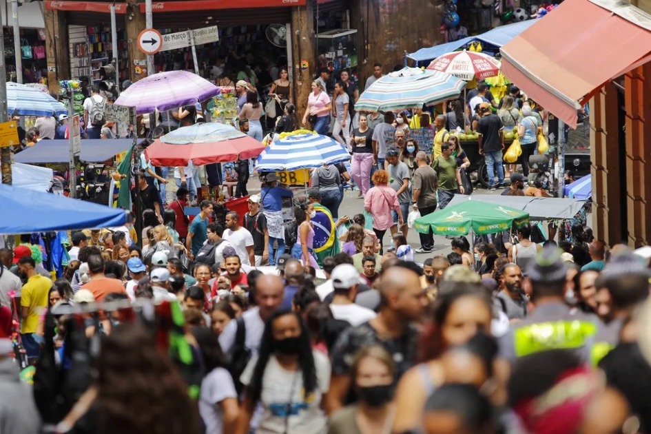 Expectativa de vida do brasileiro diminui após pandemia e Censo