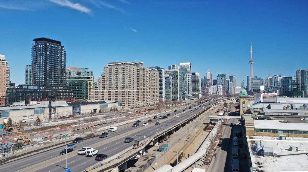 Construção da Gardiner Expressway de Toronto começará hoje