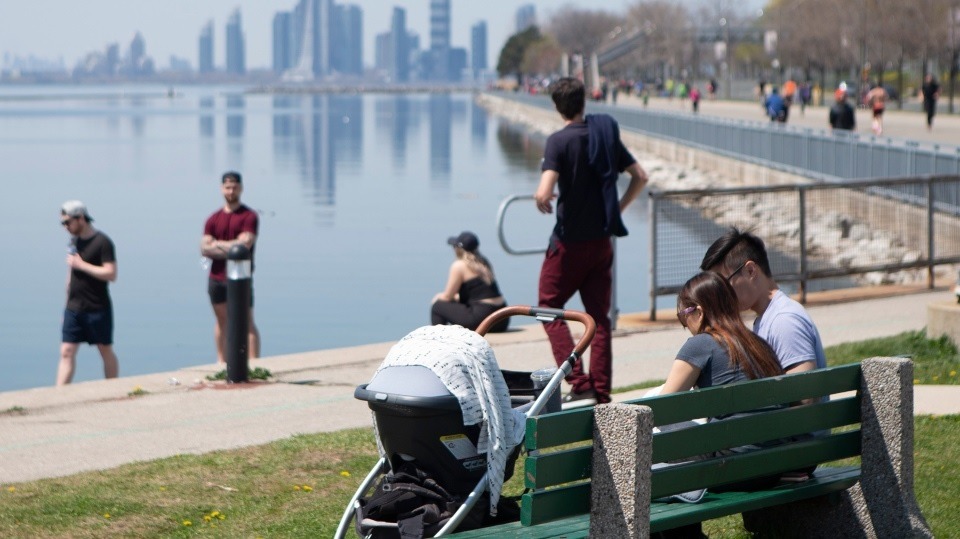 Domingo pode ser o dia mais quente de 2024, com a chegada do clima de verão em Toronto