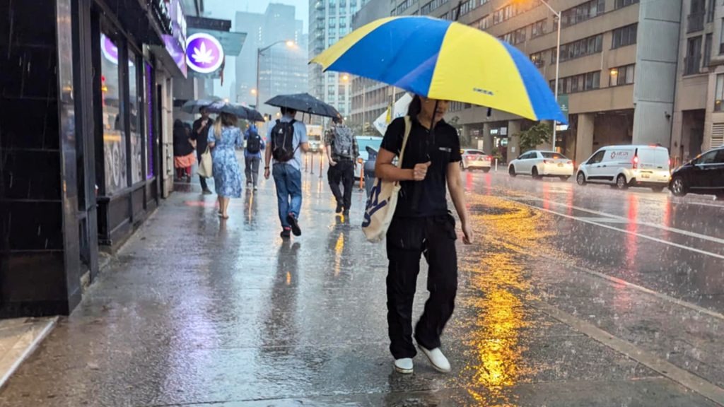 Toronto e GTA sob alerta de tempestade, com potencial para até 50 mm de chuva