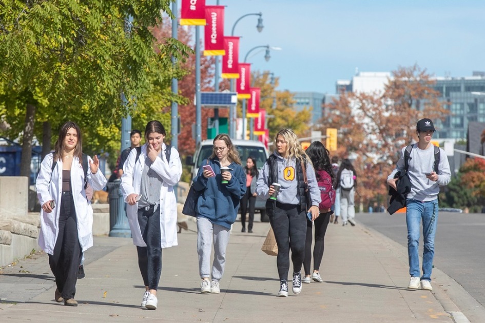 Novo limite de estudantes internacionais do Canadá pode custar caro às universidades de Ontário, denuncia conselho