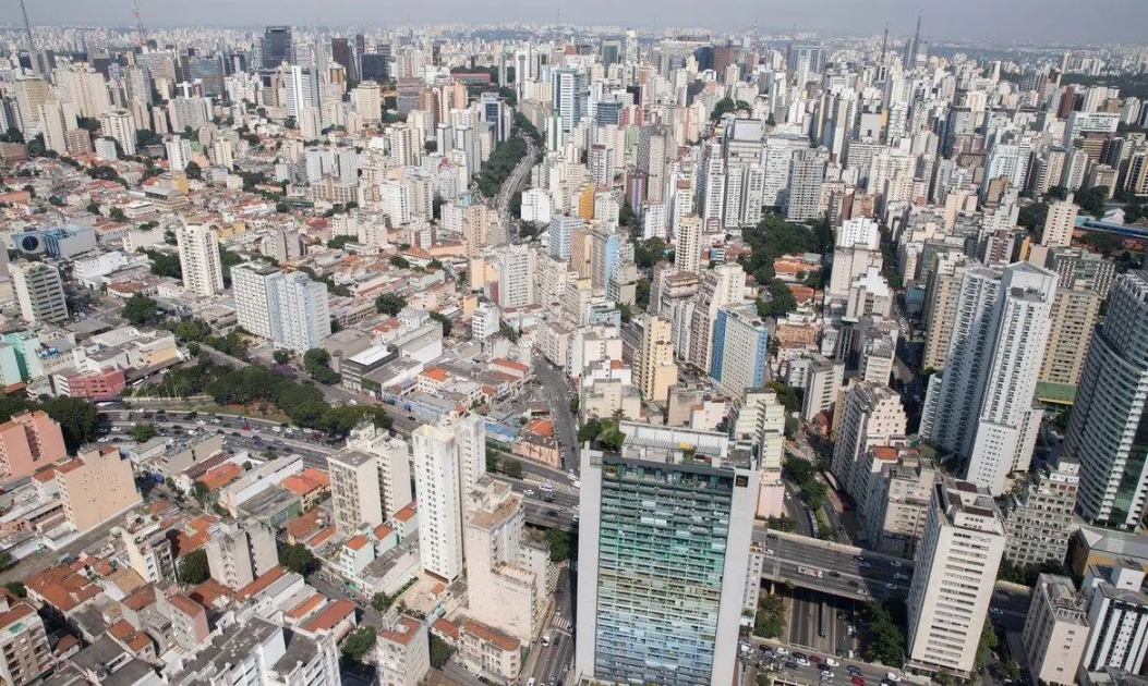 Até outubro, aluguel residencial no Brasil subiu mais que o dobro da inflação