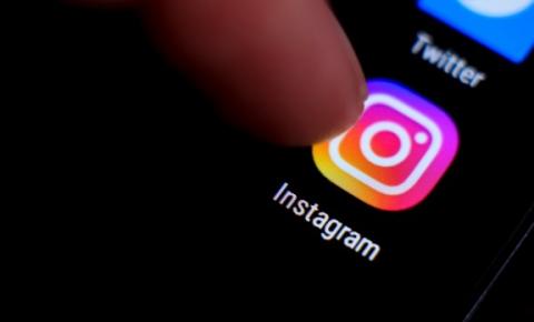 Homens intimidaram testemunha em julgamento criminal postando depoimentos no Instagram