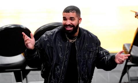 O rapper canadense Drake se retira da competição de 2022 do Grammy Awards