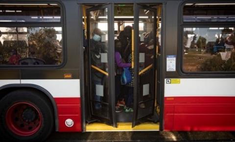 Os ônibus da TTC vão circular com janelas abertas.