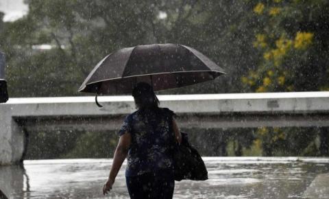 Costa Sul do BC se prepara para rio atmosférico com até 100 mm de chuva